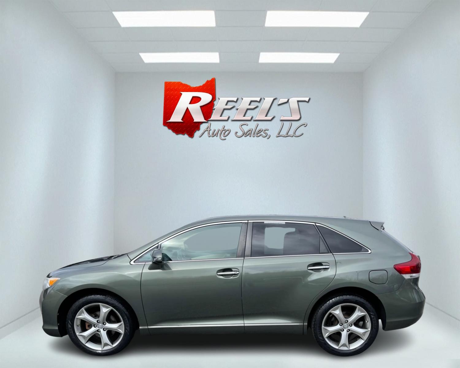 2013 Green /Tan Toyota Venza XLE V6 AWD (4T3BK3BB2DU) with an 3.5L V6 DOHC 24V engine, 6-Speed Automatic transmission, located at 547 E. Main St., Orwell, OH, 44076, (440) 437-5893, 41.535435, -80.847855 - This 2013 Toyota Venza XLE AWD V6 model offers an upscale driving experience with premium features that cater to comfort, convenience, and safety. It boasts heated leather seats and power-adjustable front seats with driver memory settings, ensuring personalized and comfortable seating positions for - Photo #9